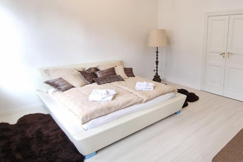 Luna City-Apartment 80Qm 2 Zimmer 2 Baeder 20Km Messe Airport Krefeld Zewnętrze zdjęcie
